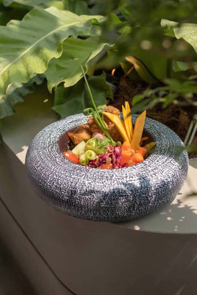 ធ្វើឱ្យការសម្រាកអាហារថ្ងៃត្រង់របស់អ្នកកាន់តែពិសេស នៅ Makila ជាមួយនឹងឈុតអាហារថ្ងៃត្រង់ក្នុងតម្លៃត្រឹមតែ $15++ ប៉ុណ្ណោះ